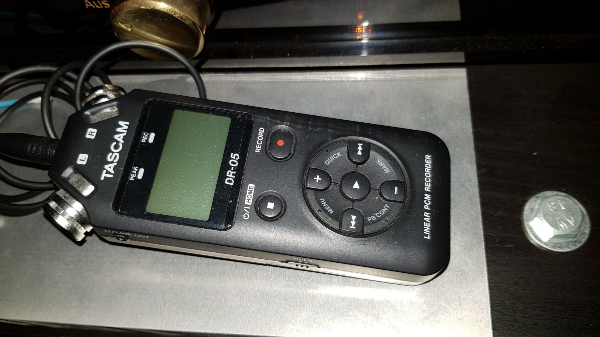 Tascam dr-05.jpg