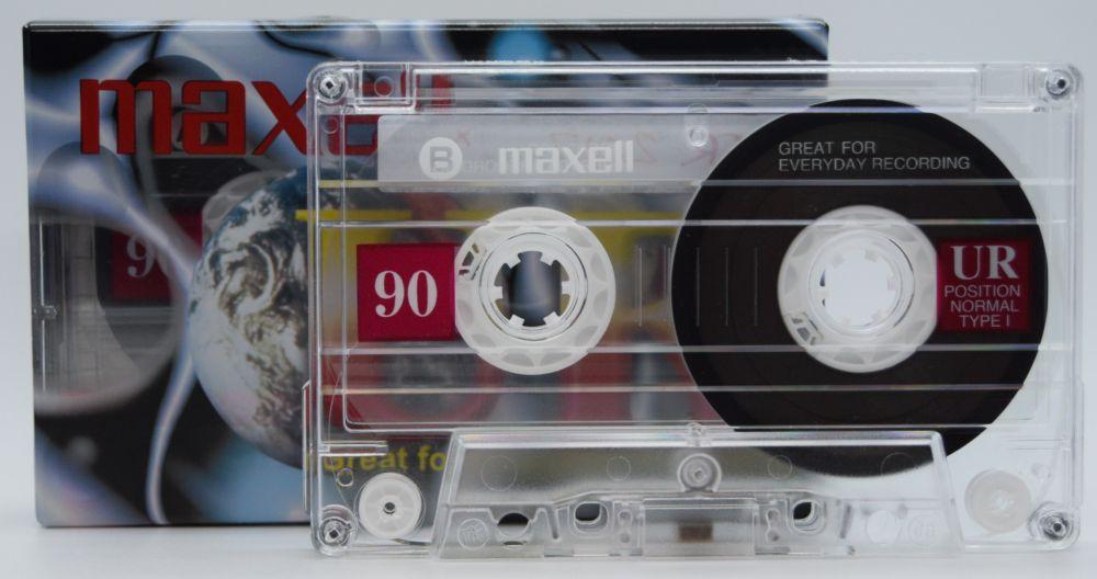 Maxell_UR_EU_02B_Both_1024x1024.jpg