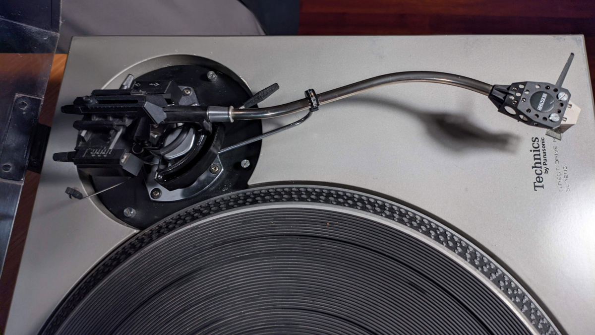 technics-SL1200_4.jpg