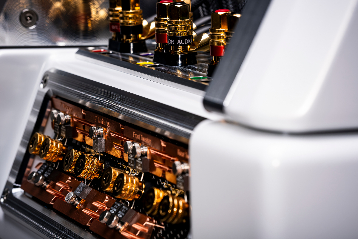 Autobiography Ethereal White Copper Heat Sinks.JPG