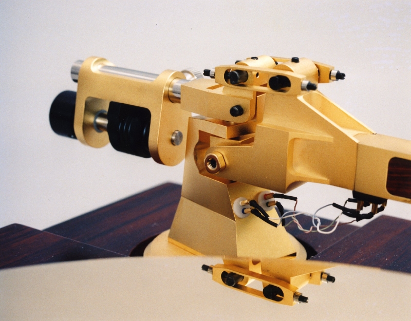 teragaki tonearm detail.jpg