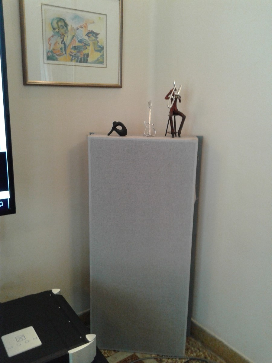 Bass Traps (4 pcs, One in each corner).jpg