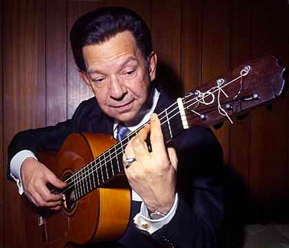 Sabicas-flamenco-guitar-playing.jpg