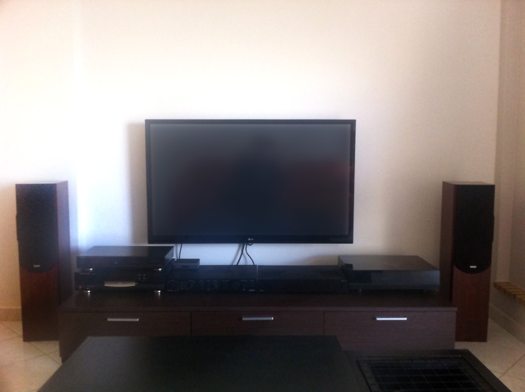Audiolabs_B&W_Rega.jpg